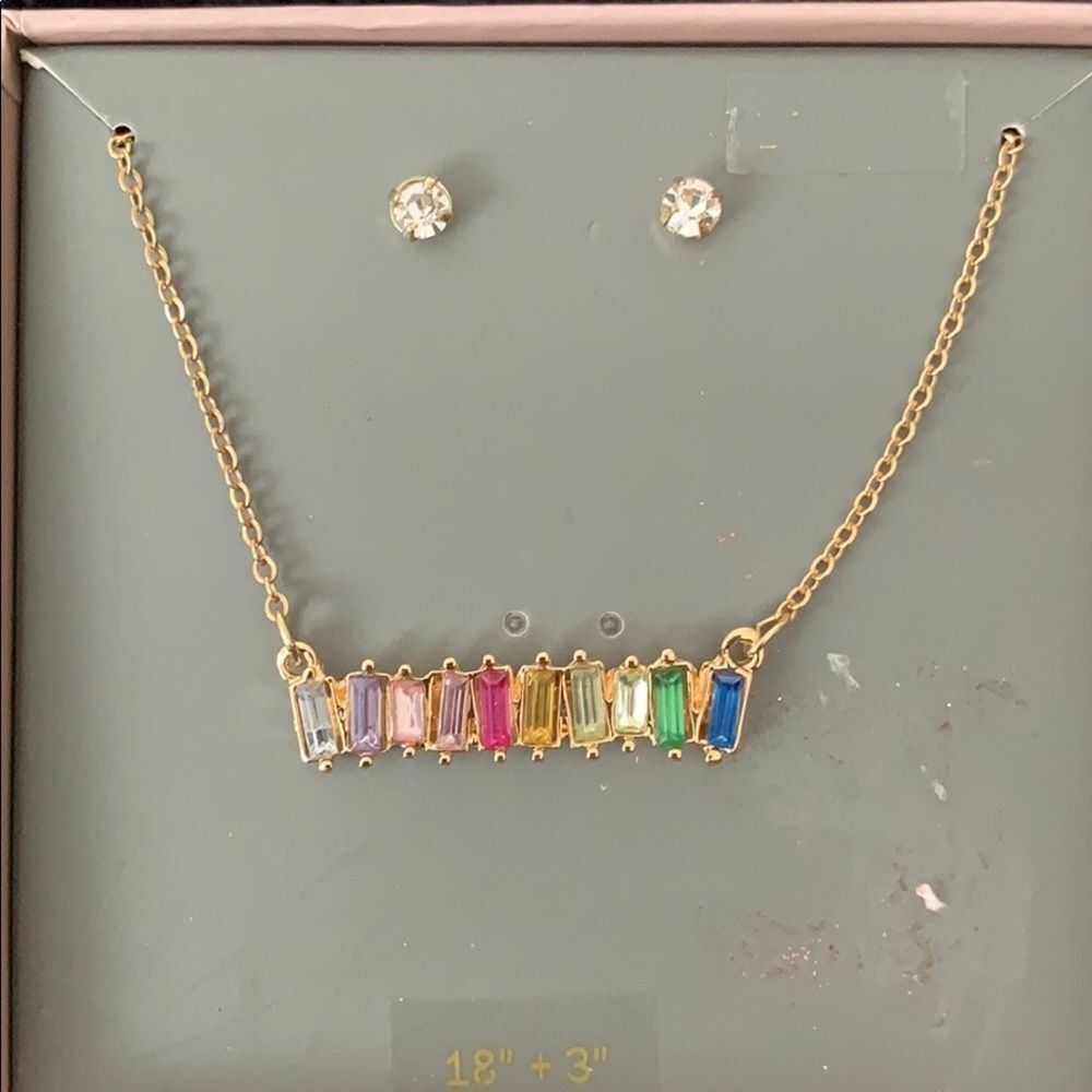 Fun, Gold-like Necklace with Earrings​